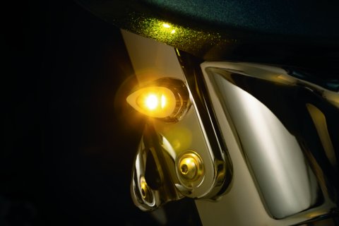 Kuryakyn Kellermann Atto Collection Turn Signals 2521 Signal, LED, Clear Lens, Amber Light, Chrome Housing, Each thumbnail 5