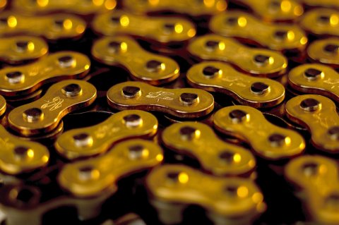 Renthal R1 Works Drive Chains C246 Chain, Works, 420 Size, 130-Links, 4.496 lbs./in. Tensile Strength, Gold/Black, Each thumbnail 4