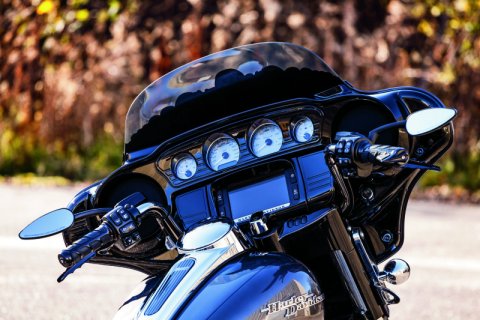 Kuryakyn Tri-Line Inner Fairing Cover Plates Gloss Black thumbnail 3