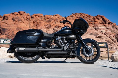 Vance & Hines 17-24 Harley-Davidson Touring Supersport Slip-On - Black thumbnail 5