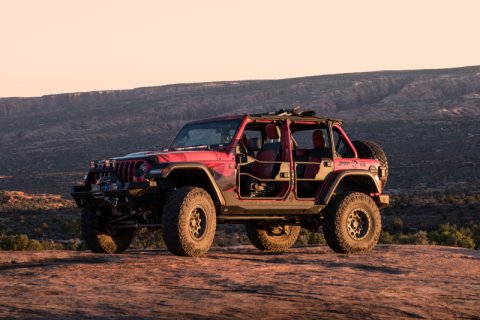 Bestop 20-26 Jeep Gladiator / 18-26 Wrangler JL Element Doors (Front Matte Black) thumbnail 2