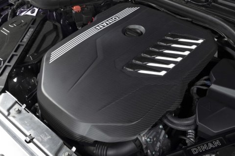 Dinan 19-26 BMW B58D (G01/G02/G20/G22/G23/G26/G42) Matte Carbon Fiber Engine Cover w/Gloss Accents thumbnail 3