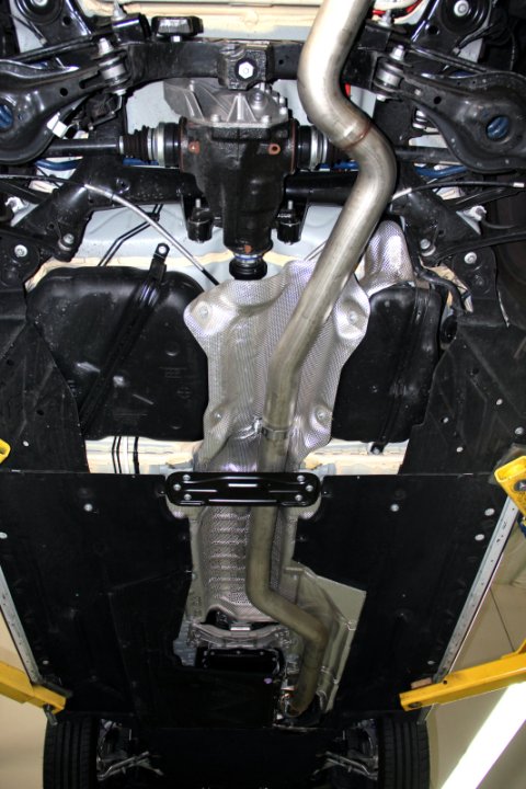 Dinan 17-21 BMW M240i (F22) High Flow Mid-Pipe - 3.25in - Stainless Steel thumbnail 4