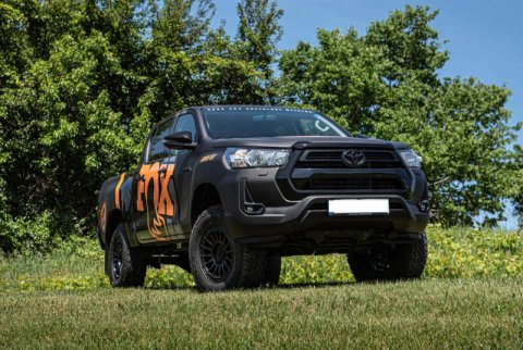 Zone Offroad 06-25 Toyota Hilux 1.5in Front/1in Rear Suspension Lift Kit thumbnail 2