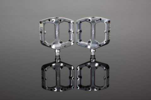 Renthal Cycle Revo-F Flat Pedal- Polished silver