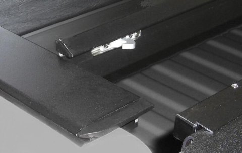 Roll-N-Lock 22-26 Toyota Tundra 5ft 6in Bed M-Series Manual Retractable Tonneau Cover thumbnail 7